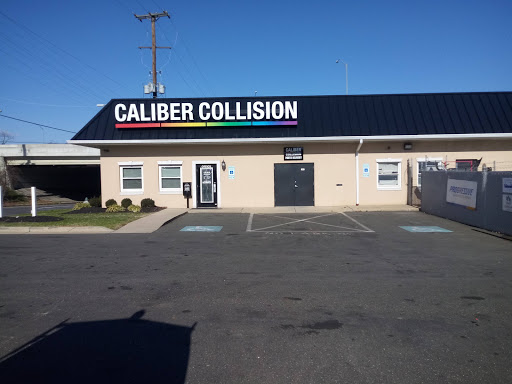 Auto Body Shop «Caliber Collision», reviews and photos, 6100 Livingston Rd, Oxon Hill, MD 20745, USA