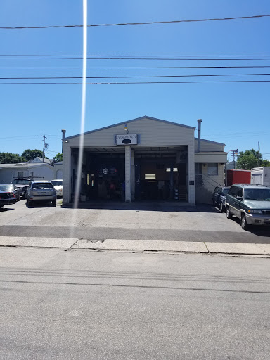 Auto Repair Shop «A & V Auto Repair», reviews and photos, 1614 W King St, York, PA 17404, USA