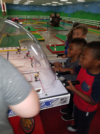 Bowling Alley «Colonial Lanes», reviews and photos, 2253 Old Hwy 218 S, Iowa City, IA 52246, USA