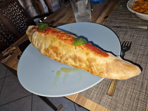 LA PARADA  Restaurante & Pizzeria en Navalagamella