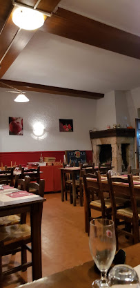 Atmosphère du Bar restaurant De la Place à La Palud-sur-Verdon - n°3