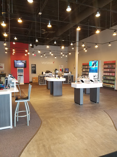 Cell Phone Store «Verizon Wireless / Wireless World», reviews and photos, 3904 Silver Lake Rd NE, St Anthony, MN 55421, USA