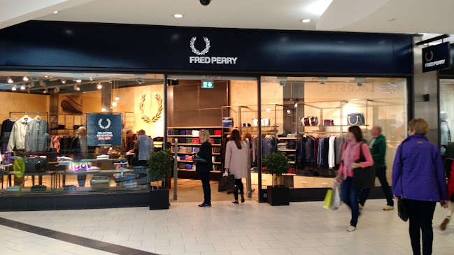Comments and reviews of FRED PERRY York Outlet
