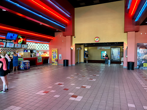 Movie Theater «Regal Cinemas Cypress Creek Station Stadium 16», reviews and photos, 6415 N Andrews Ave, Fort Lauderdale, FL 33309, USA