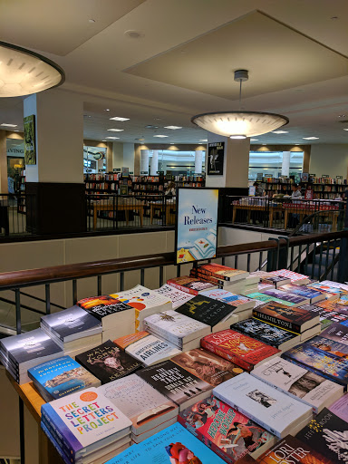 Barnes & Noble image