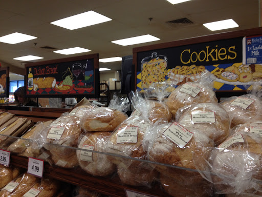 Supermarket «Roche Bros. Mashpee», reviews and photos, 11 Commercial St, Mashpee, MA 02649, USA