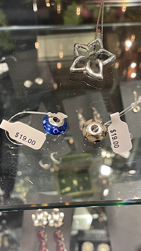 Consignment Shop «Consignment Gallery at 56», reviews and photos, 56 Sterling St, Clinton, MA 01510, USA