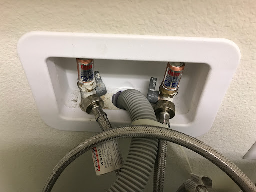 Appliance Store «Famous Tate Appliance & Bedding Centers», reviews and photos, 1170 1st St S, Winter Haven, FL 33880, USA