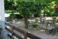 Atmosphère du Restaurant français Le Pont Vert à Grièges - n°1