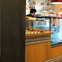 Atmosphère du Café Emilie's and the cool kids - Cookies & Coffee shop à Marseille - n°6