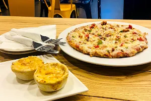 Debonairs Pizza image