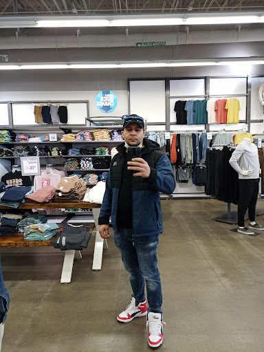 Clothing Store «Old Navy», reviews and photos, 8 Allstate Rd, Boston, MA 02125, USA