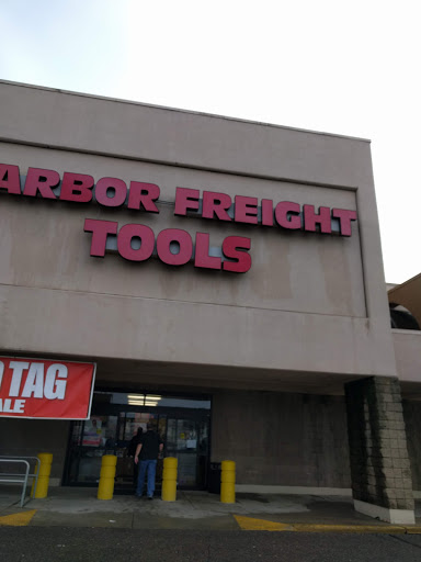 Hardware Store «Harbor Freight Tools», reviews and photos, 34600 Warren Rd, Westland, MI 48185, USA