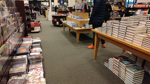 Book Store «Barnes & Noble», reviews and photos, 13131 Ridgedale Dr, Minnetonka, MN 55305, USA