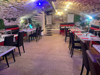 Atmosphère du Restaurant afghan KABUL BOMBAY PALACE RESTAURANT à Lyon - n°8