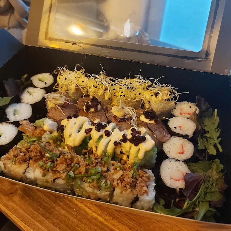 Divine Sushi & Bites