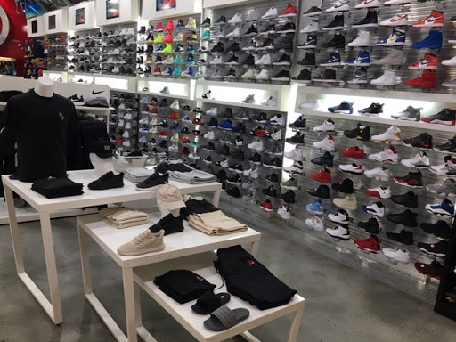 Shoe Store «Shoe Palace», reviews and photos, 2200 Hilltop Mall Rd B103, Richmond, CA 94806, USA