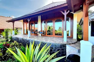 Manigelang Villa image