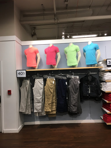 Clothing Store «Gap Factory Store», reviews and photos, 400 Fulton St, Brooklyn, NY 11201, USA