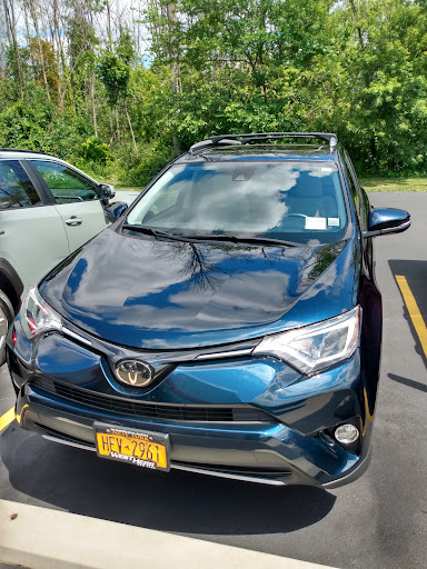 Car Dealer «Vanderstyne Toyota», reviews and photos, 4374 W Ridge Rd, Rochester, NY 14626, USA