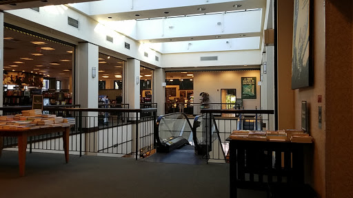 Book Store «Barnes & Noble», reviews and photos, 4801 Bethesda Ave, Bethesda, MD 20814, USA