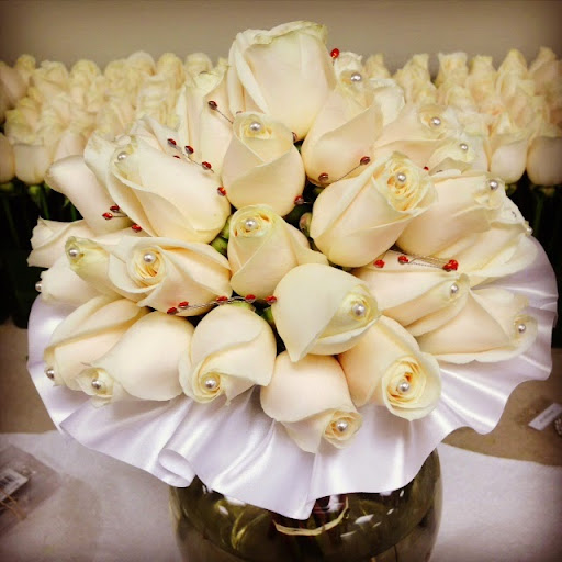 Florist «More Than Flowers», reviews and photos, 109 SE 2nd St, Miami, FL 33131, USA