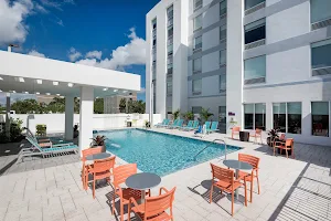 Home2 Suites by Hilton Ft. Lauderdale Airport-Cruise Port image