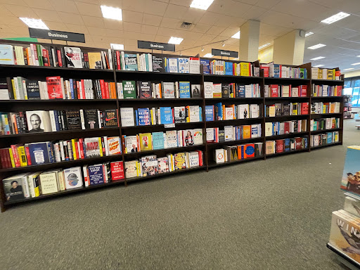 Book Store «Barnes & Noble», reviews and photos, 5101 Main St, Williamsburg, VA 23188, USA