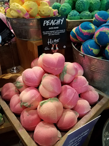 Cosmetics Store «Lush Cosmetics», reviews and photos, 303 Memorial City Way, Houston, TX 77024, USA