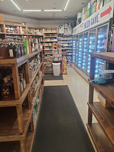 Liquor Store «Vault Liquor & Smokes», reviews and photos, 1270 Bardstown Rd, Louisville, KY 40204, USA