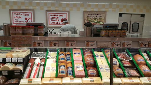 Grocery Store «Market Basket», reviews and photos, 170 Everett Ave, Chelsea, MA 02150, USA