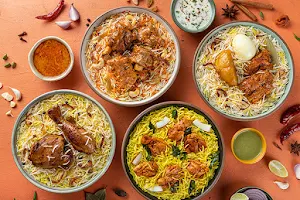 sri mahachakra restaurant image