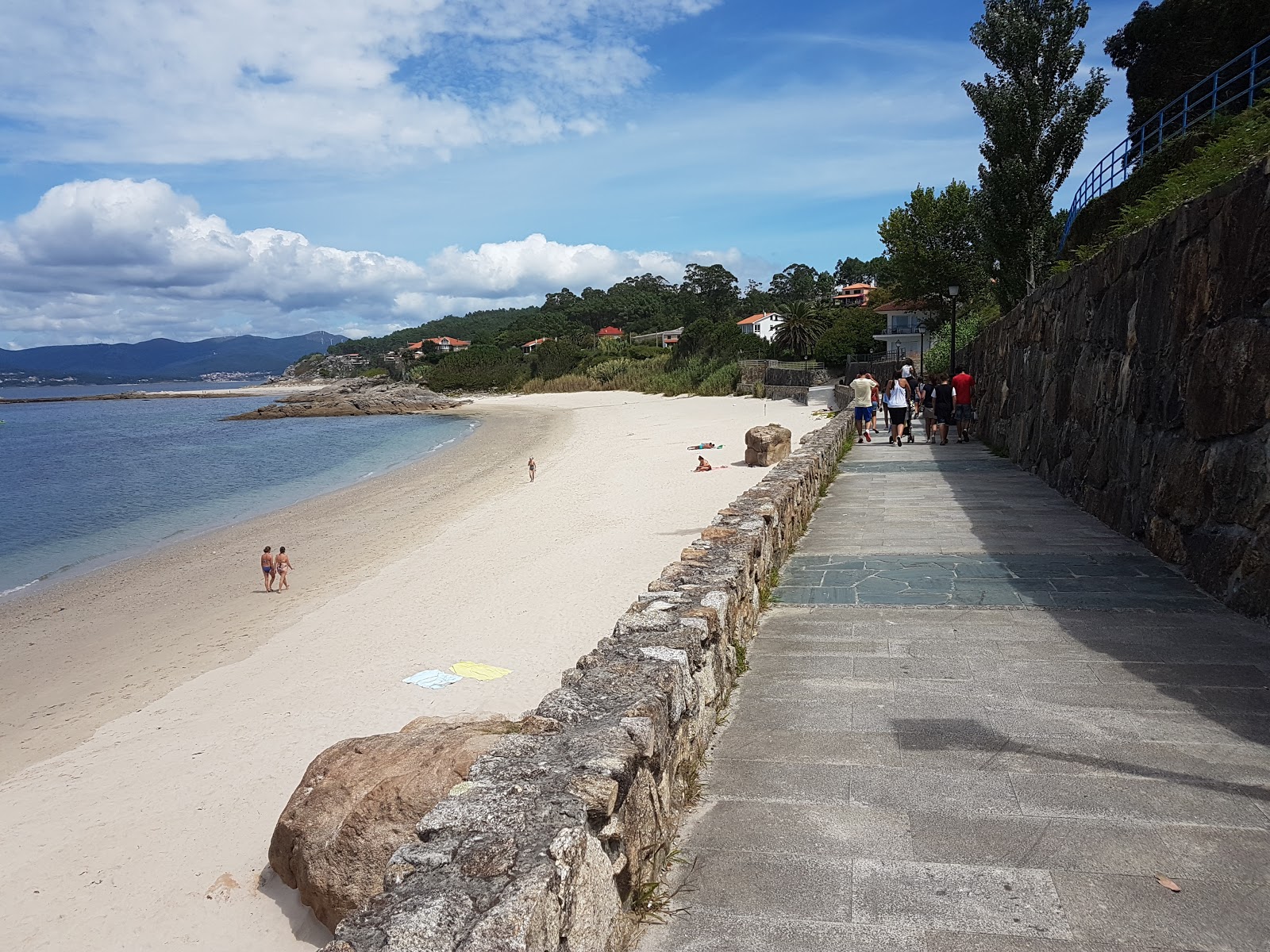 Foto de Son beach e sua bela paisagem