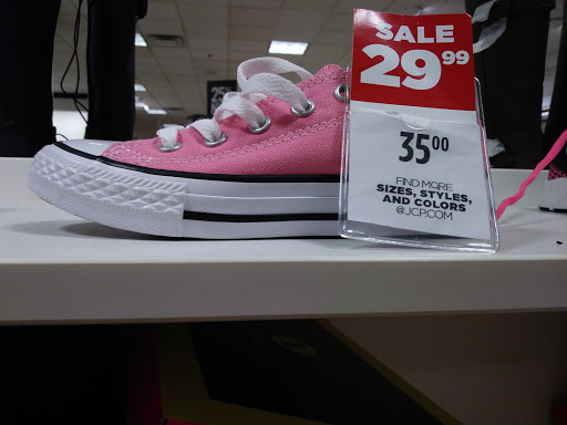 Clothing Store «Aéropostale», reviews and photos, 451 Eagle Ridge Mall Entrance, Lake Wales, FL 33859, USA