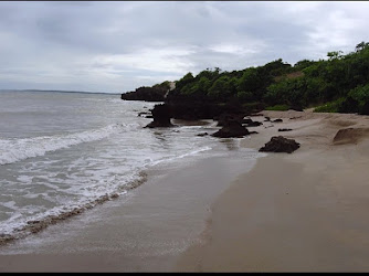 Middle Beach (Dharrpamiwuy)