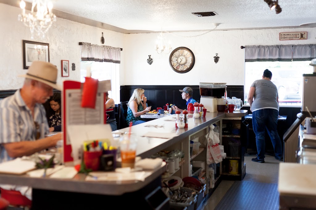 Trendy's Restaurant 96001