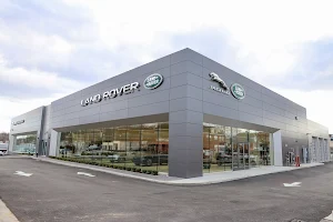 Land Rover Glen Cove image