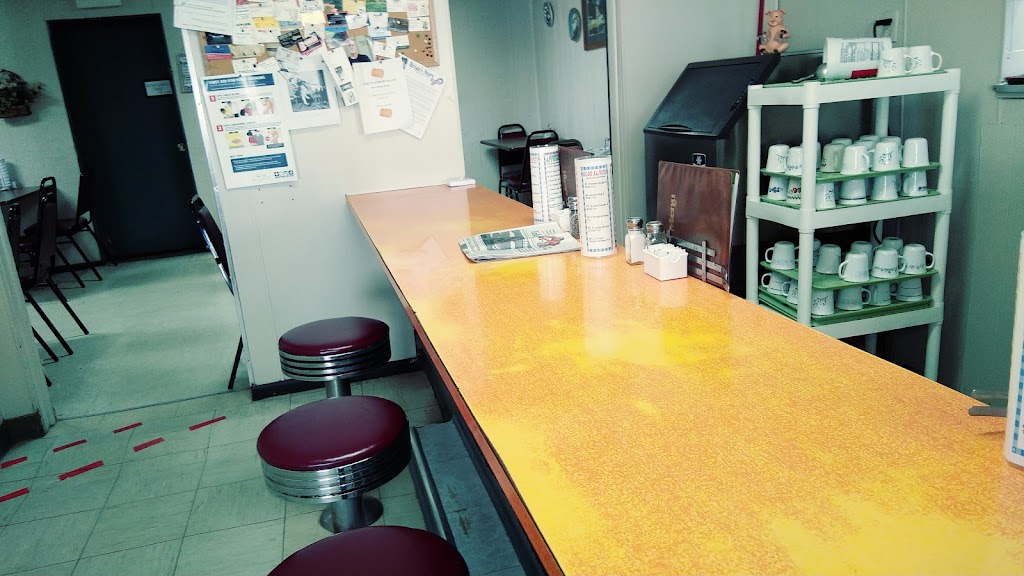 Carolyn's Kitchen 44820