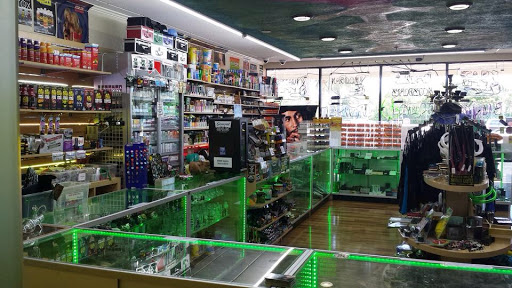 Tobacco Shop «Vape & Smoke Shop - Pines», reviews and photos, 2072 N University Dr, Pembroke Pines, FL 33024, USA