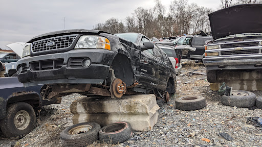 Salvage Yard «EZ Pull & Save Auto Parts», reviews and photos, 2401 Summer Valley Rd, New Ringgold, PA 17960, USA