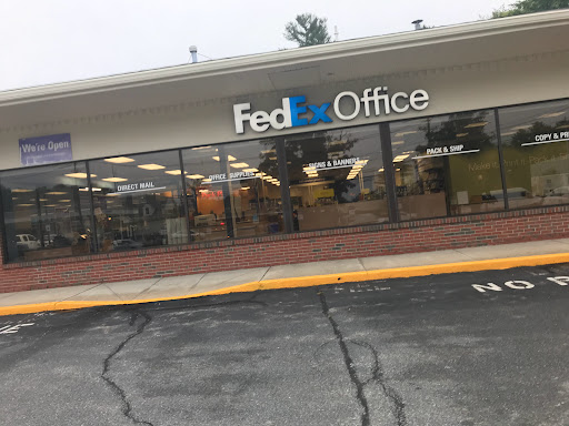 Print Shop «FedEx Office Print & Ship Center», reviews and photos, 391 S Broadway Suite A, Salem, NH 03079, USA