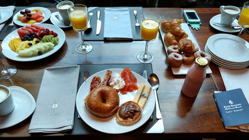 Hotels with brunch in Buenos Aires