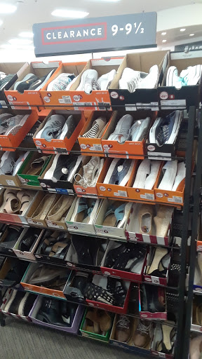 Shoe Store «Famous Footwear», reviews and photos, 2800 Campus Pkwy, Riverside, CA 92507, USA