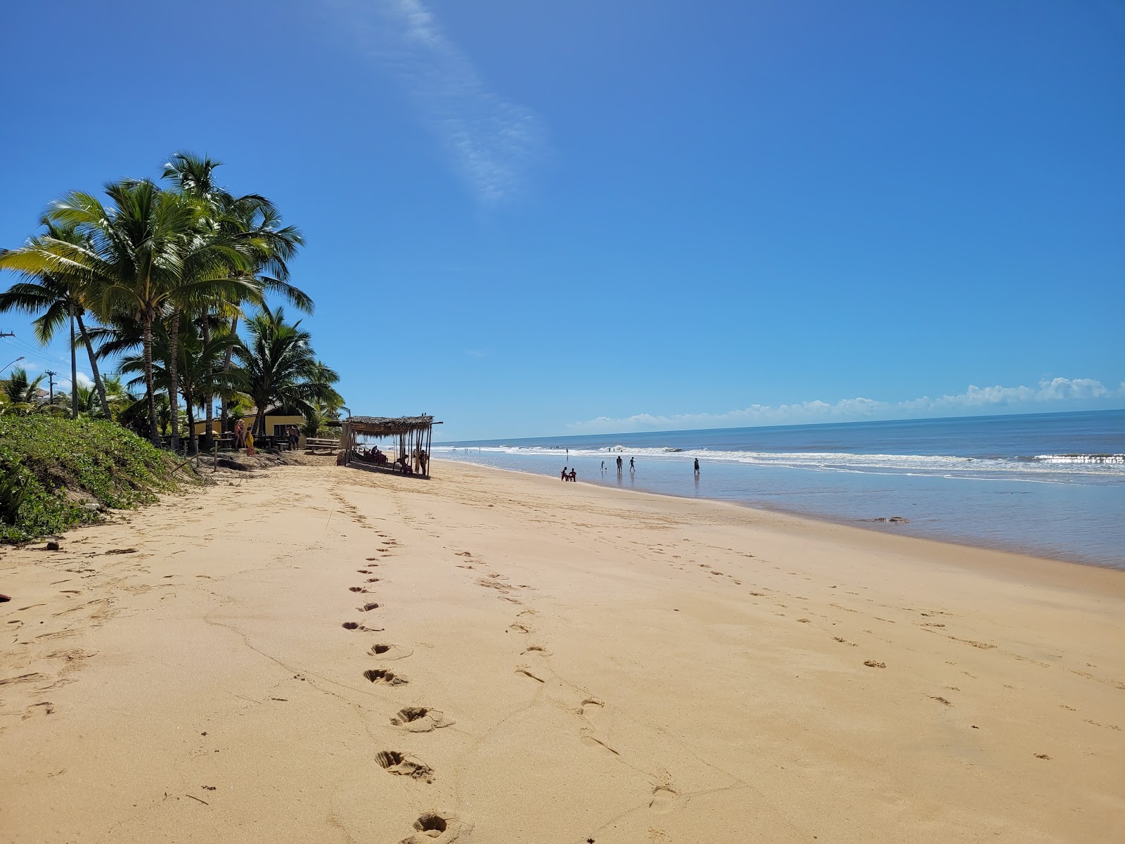 Foto de Praia do Farol Alcobaca com alto nível de limpeza