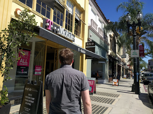 Cell Phone Store «T-Mobile», reviews and photos, 33 E Colorado Blvd, Pasadena, CA 91105, USA