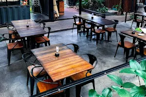 Le Gardenz Cafe image