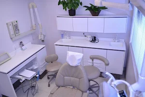 Pape Dental Ctr image