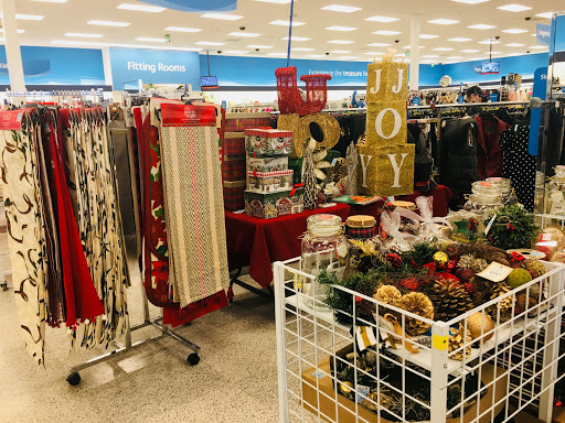 Clothing Store «Ross Dress for Less», reviews and photos, 3129 Market Center Drive, Morrisville, NC 27560, USA