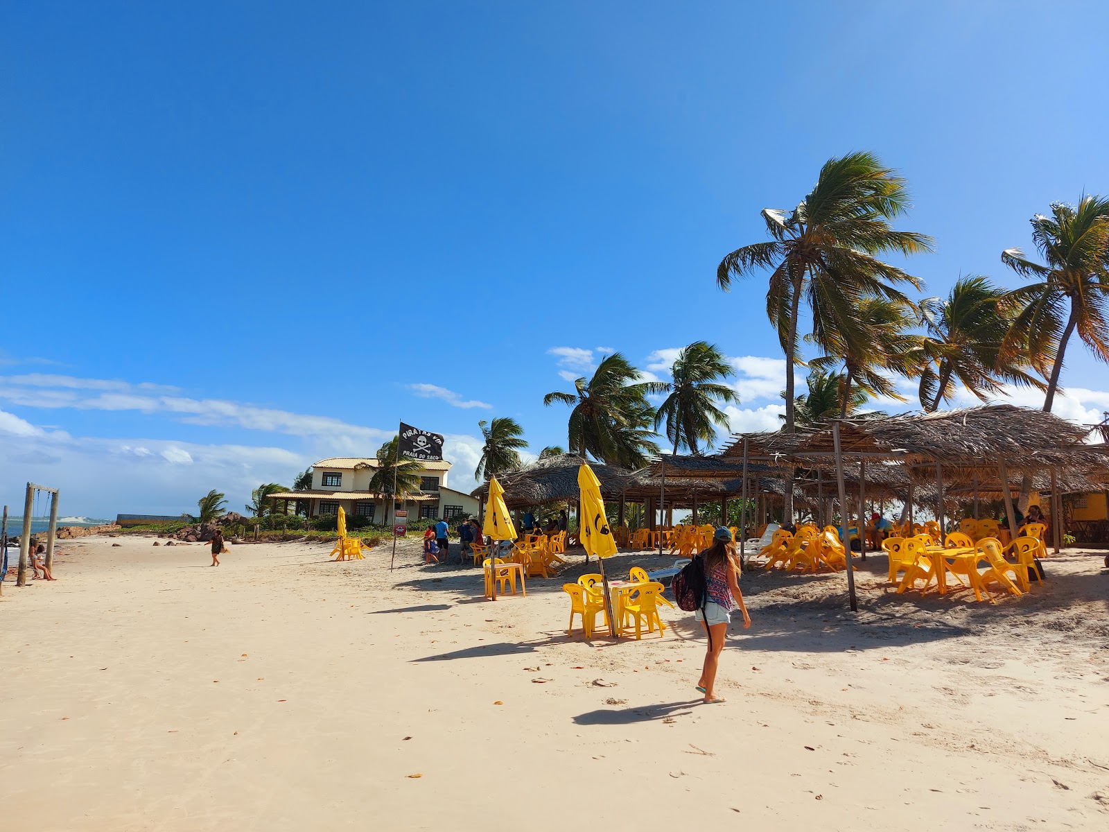 Fotografie cu Praia do Saco - locul popular printre cunoscătorii de relaxare