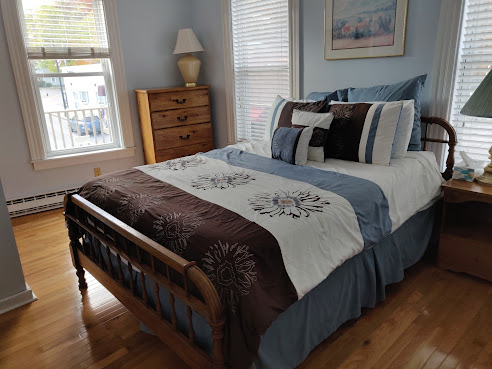 Village Tavern Restaurant & Inn by null